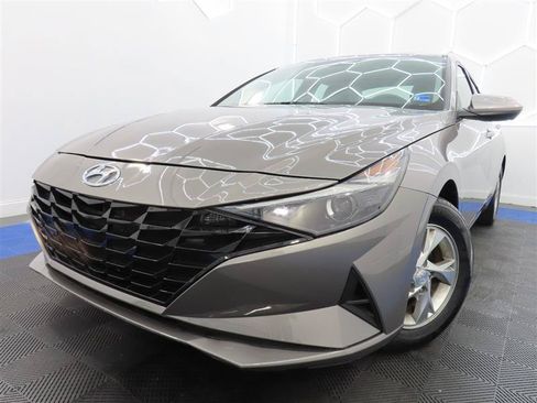 Used 2023 Hyundai Elantra SE FWD image 1