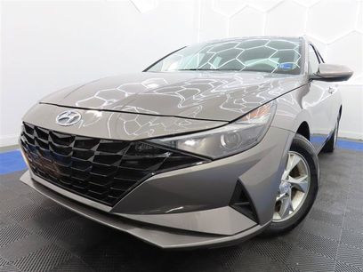 Used 2023 Hyundai Elantra SE