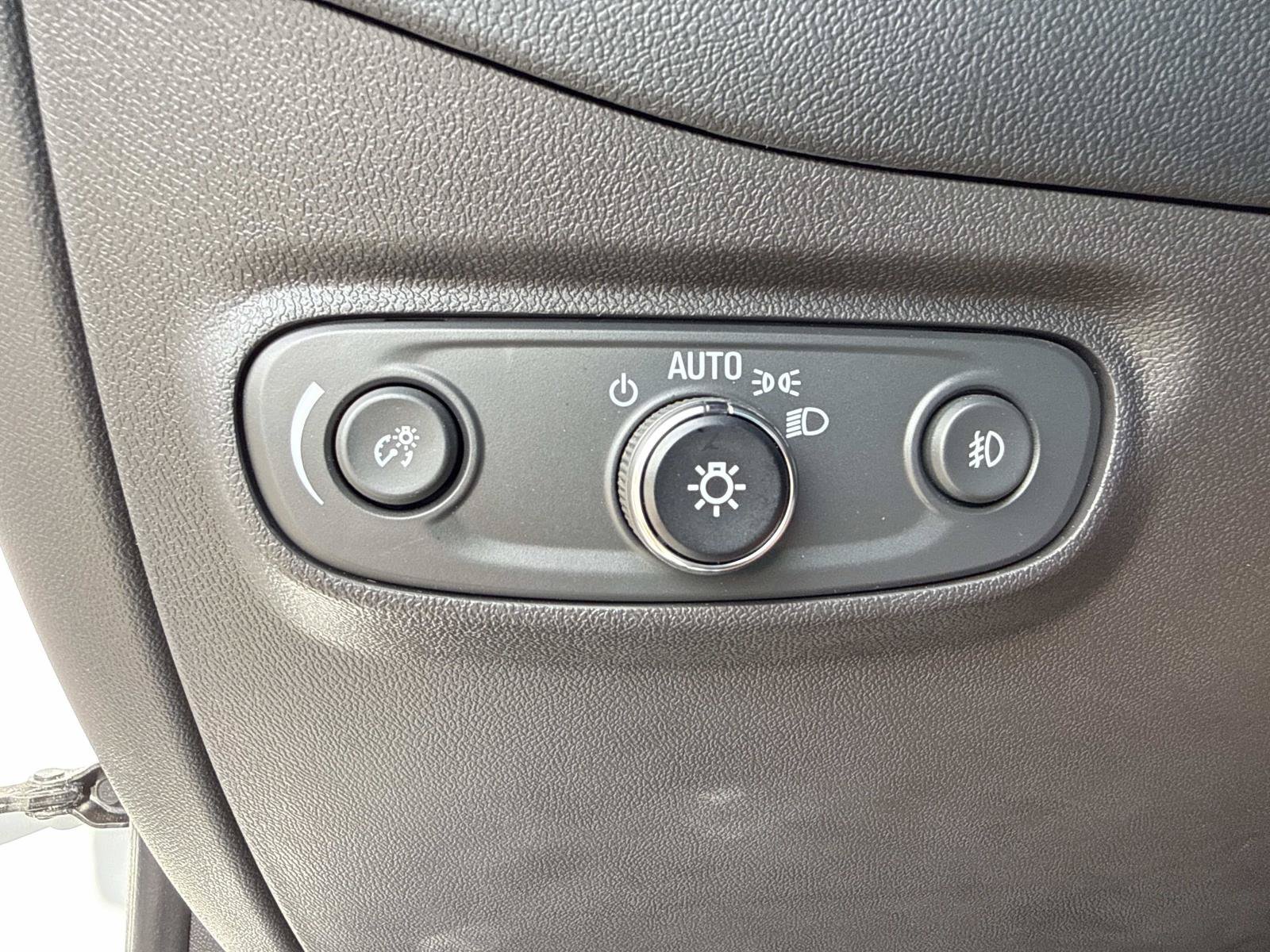 Used 2023 Chevrolet Equinox Premier FWD image 30
