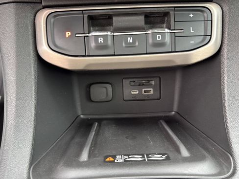 Used 2022 GMC Acadia Denali w/ Denali Ultimate Package image 37