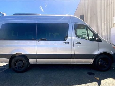 Used 2025 Mercedes-Benz Sprinter 2500 image 8