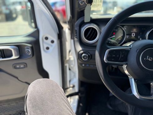 Used 2023 Jeep Wrangler Unlimited Rubicon 4xe AWD/4WD image 7