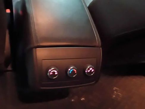 Used 2015 GMC Acadia SLE FWD image 7