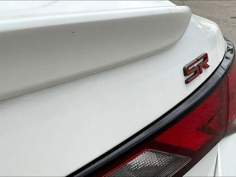 Used 2025 Nissan Sentra SR FWD image 32