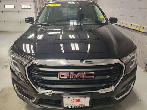 Used 2023 GMC Terrain SLE w/ Driver Convenience Package AWD/4WD image 6