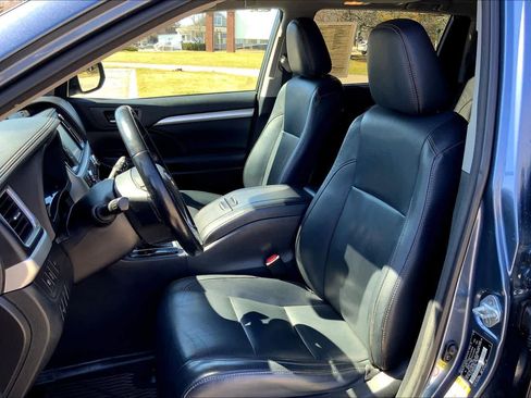 Used 2017 Toyota Highlander XLE AWD/4WD image 9