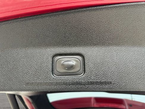 Used 2017 Ford Explorer XLT w/ Equipment Group 202A AWD/4WD image 10