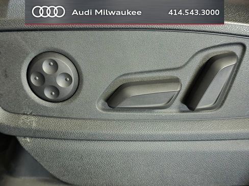 Used 2023 Audi Q5 2.0T Premium w/ Convenience Package AWD/4WD image 17