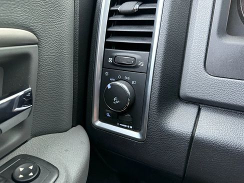 Used 2016 RAM 1500 Big Horn image 25