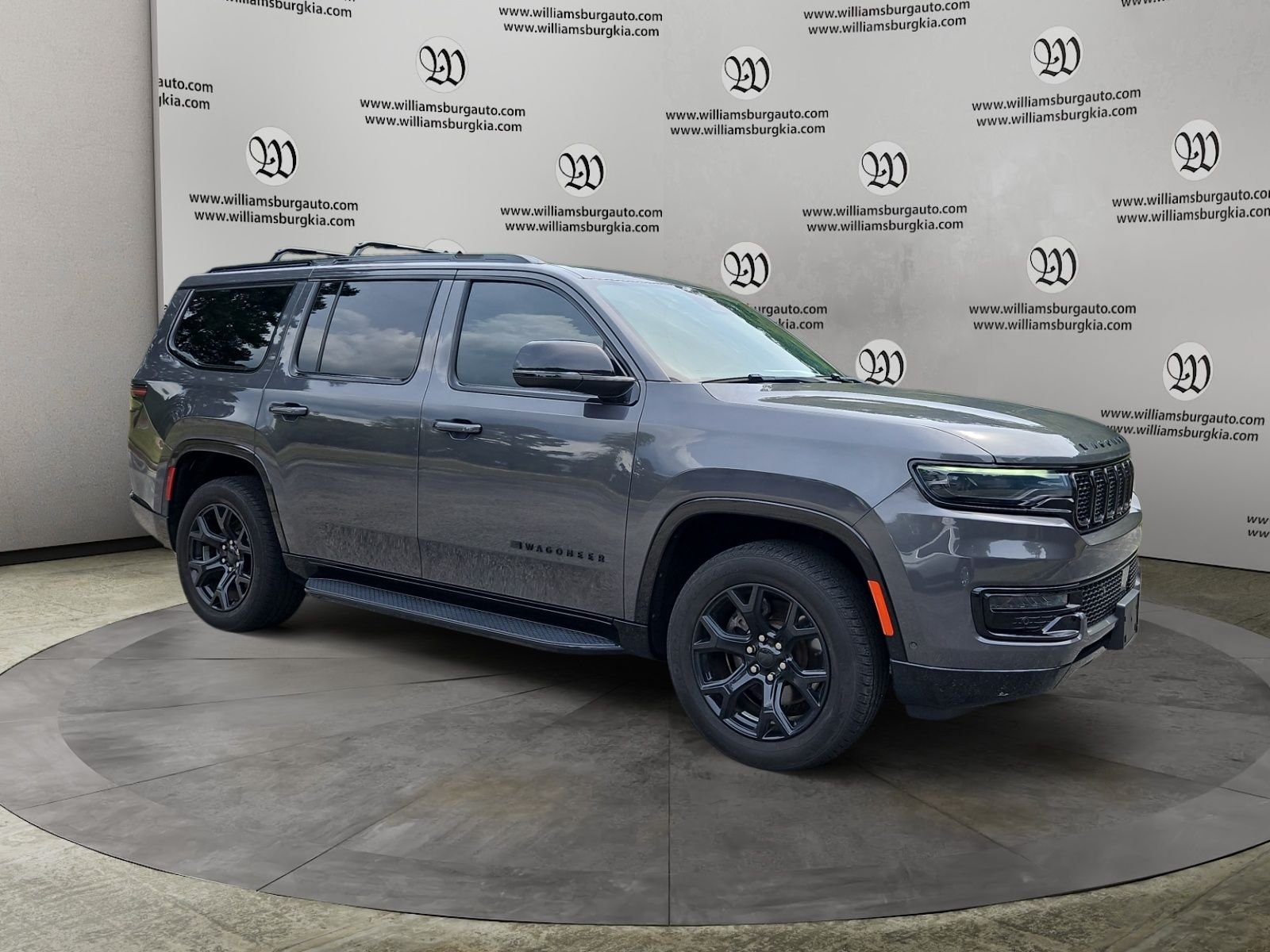 Used 2023 Jeep Wagoneer Series II AWD/4WD image 7