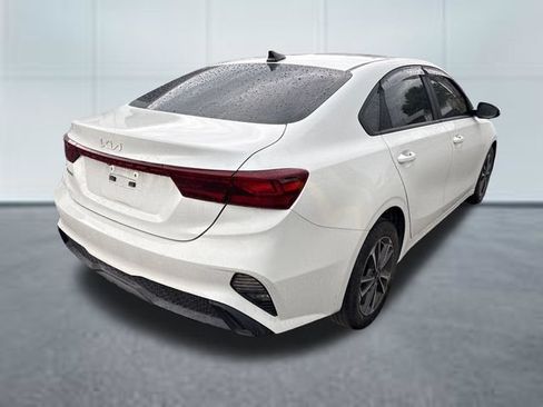 Used 2024 Kia Forte LXS FWD image 4