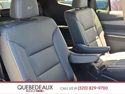 Used 2025 Buick Enclave Sport Touring w/ Super Cruise Package FWD image 28