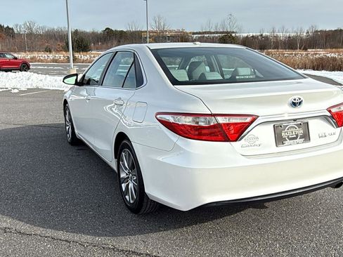 Used 2016 Toyota Camry XLE image 9