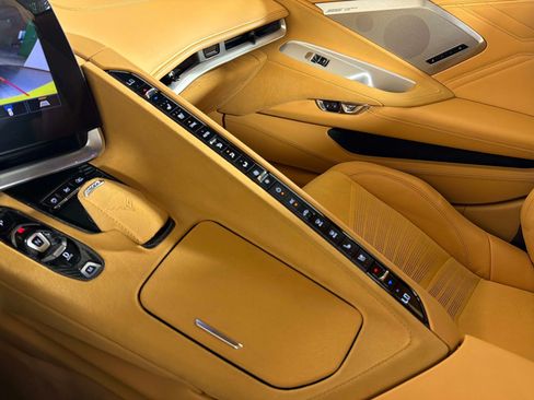 Used 2023 Chevrolet Corvette Z06 w/ Z07 Performance Package RWD image 38