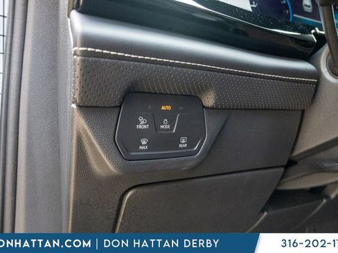 Used 2024 Volkswagen Atlas Cross Sport SE AWD/4WD image 18