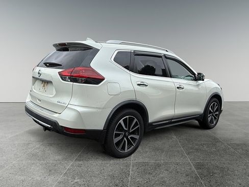 Used 2018 Nissan Rogue SL w/ Premium Package AWD/4WD image 5