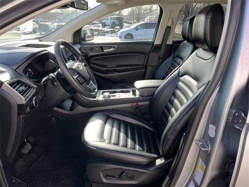 Used 2024 Ford Edge SEL image 4