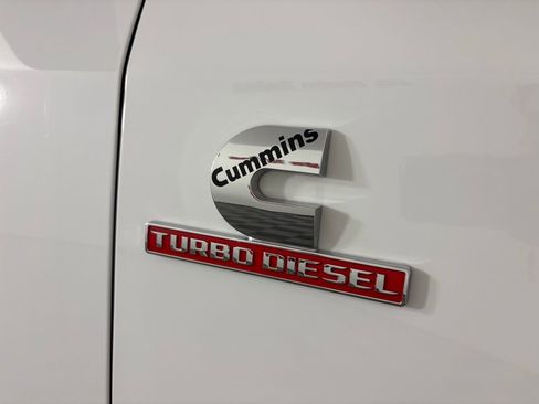 Used 2022 RAM 2500 Tradesman w/ Chrome Appearance Group AWD/4WD image 14