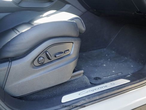 Used 2024 Porsche Cayenne S image 61