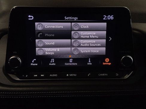 Used 2024 Nissan Rogue S image 25