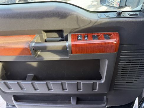 Used 2012 Ford F250 King Ranch w/ King Ranch w/Chrome Pkg image 30