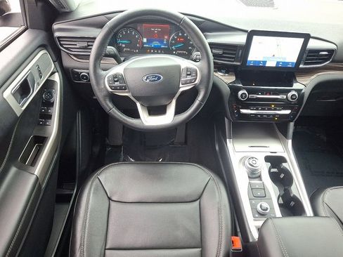 Certified 2024 Ford Explorer Limited image 13