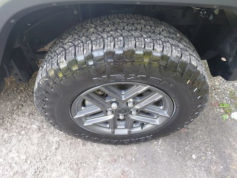 Used 2025 Jeep Wrangler Unlimited Sport AWD/4WD image 22
