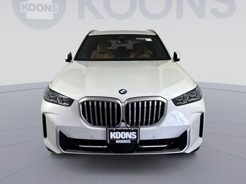 Used 2024 BMW X5 xDrive40i w/ Premium Package AWD/4WD image 11