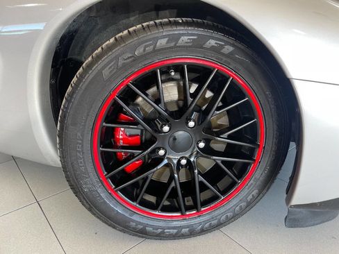 Used 2004 Chevrolet Corvette Z06 w/ Memory Package image 9