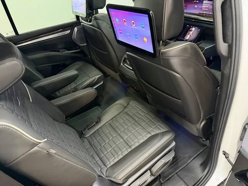 Used 2025 Cadillac Escalade Sport Platinum w/ LPO, Floor Liner Package AWD/4WD image 47