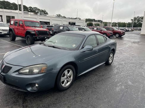 Used 2006 Pontiac Grand Prix w/ Preferred Package FWD image 3