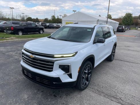 New 2026 Chevrolet Traverse High Country w/ LPO, Floor Liner Package AWD/4WD image 3