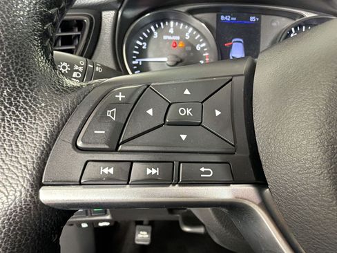 Used 2022 Nissan Rogue Sport SV AWD/4WD image 14