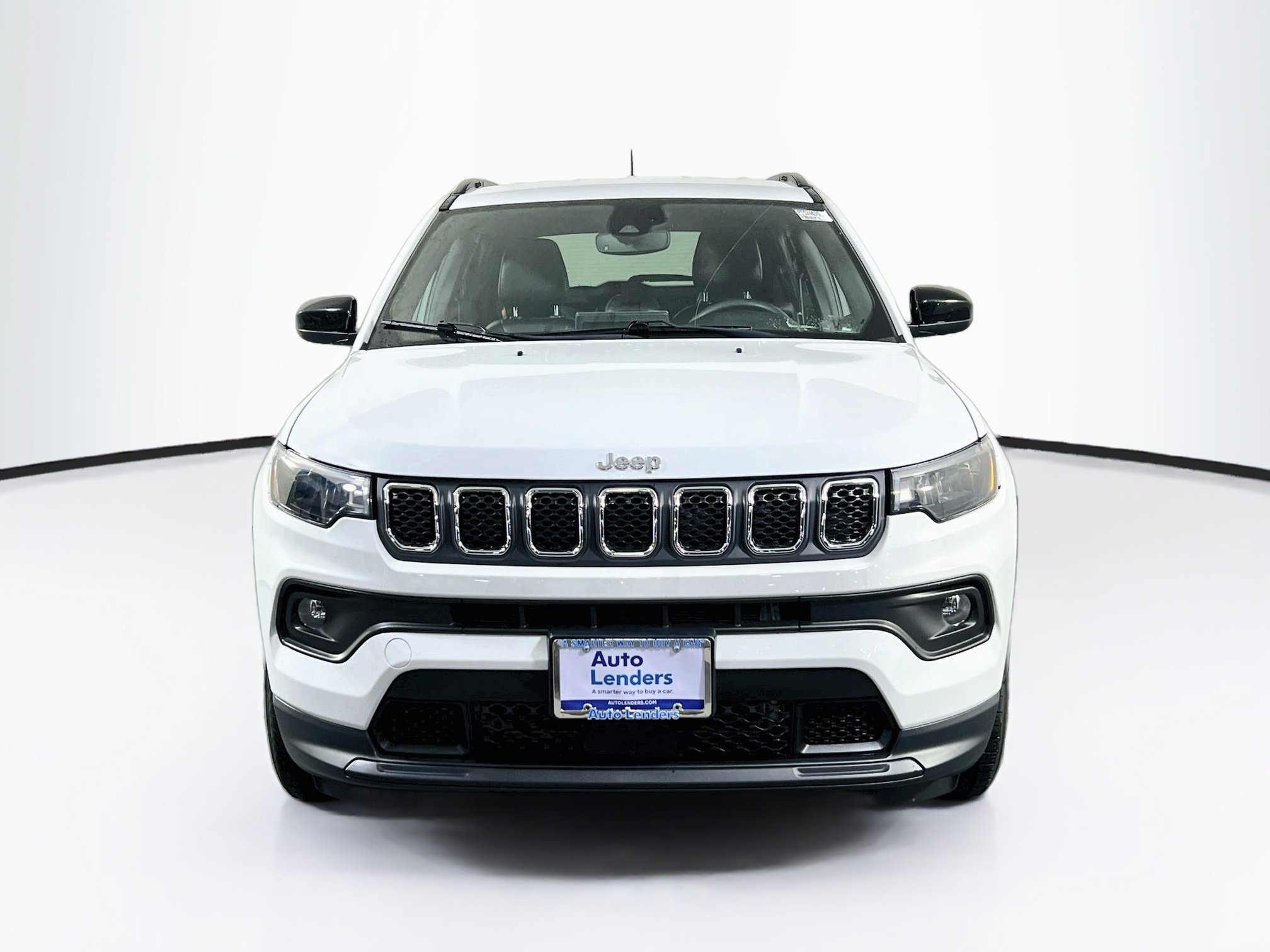 Used 2023 Jeep Compass Latitude w/ Convenience Group AWD/4WD image 2