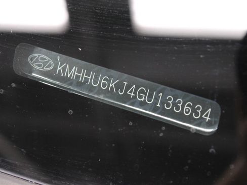 Used 2016 Hyundai Genesis Coupe 3.8 RWD image 32