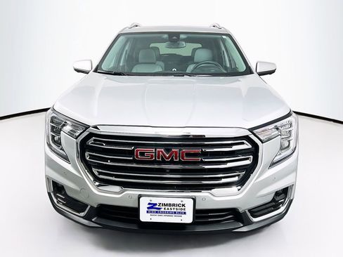 Used 2022 GMC Terrain SLT w/ Infotainment Package II AWD/4WD image 2