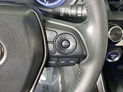 Used 2024 Toyota Venza LE image 26