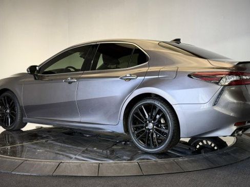 Used 2021 Toyota Camry XSE FWD image 3
