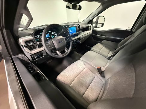Used 2024 Ford F250 XL w/ STX Appearance Package image 2