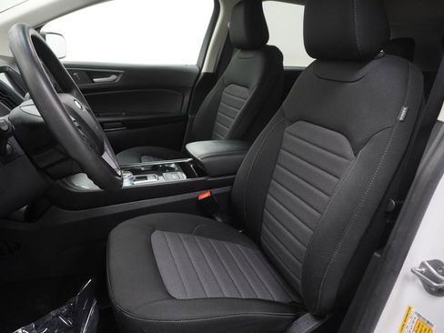 Used 2020 Ford Edge SE FWD image 16