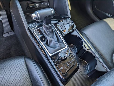 Certified 2025 Kia Sportage SX image 28