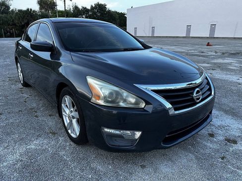 Used 2013 Nissan Altima 2.5 SV FWD image 4
