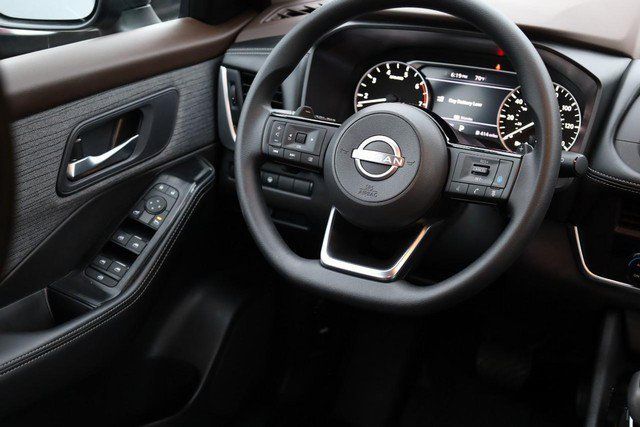 Certified 2023 Nissan Rogue SV AWD/4WD image 23