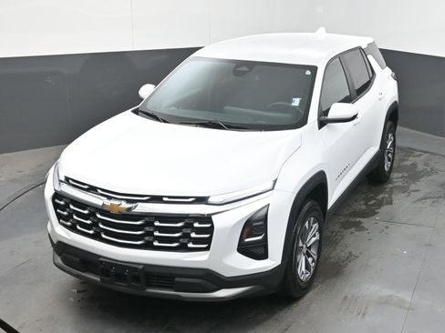 Used 2025 Chevrolet Equinox LT FWD image 34