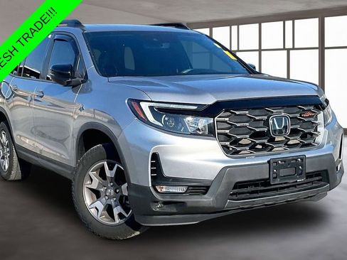 Used 2023 Honda Passport TrailSport image 3