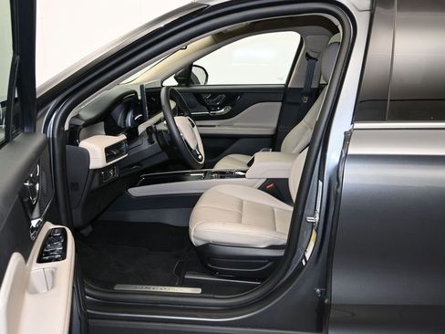 Used 2025 Lincoln Corsair FWD image 20