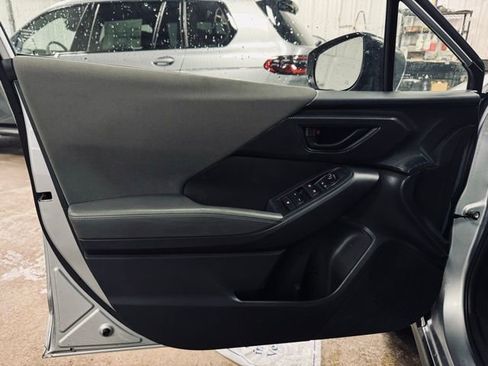 Used 2025 Subaru Crosstrek 2.0i Premium image 13