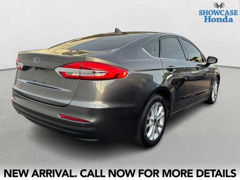 Used 2020 Ford Fusion SE image 5