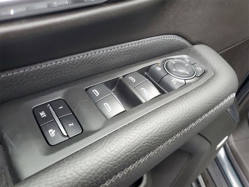 Used 2021 GMC Yukon Denali w/ Denali Ultimate Package image 28