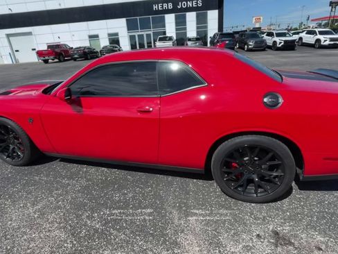 Used 2016 Dodge Challenger SRT Hellcat RWD image 7